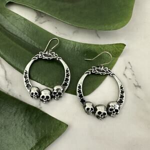 Alchemy Carta A 1977 England Skull Earrings Silver Tone Metal Gothic Dangle